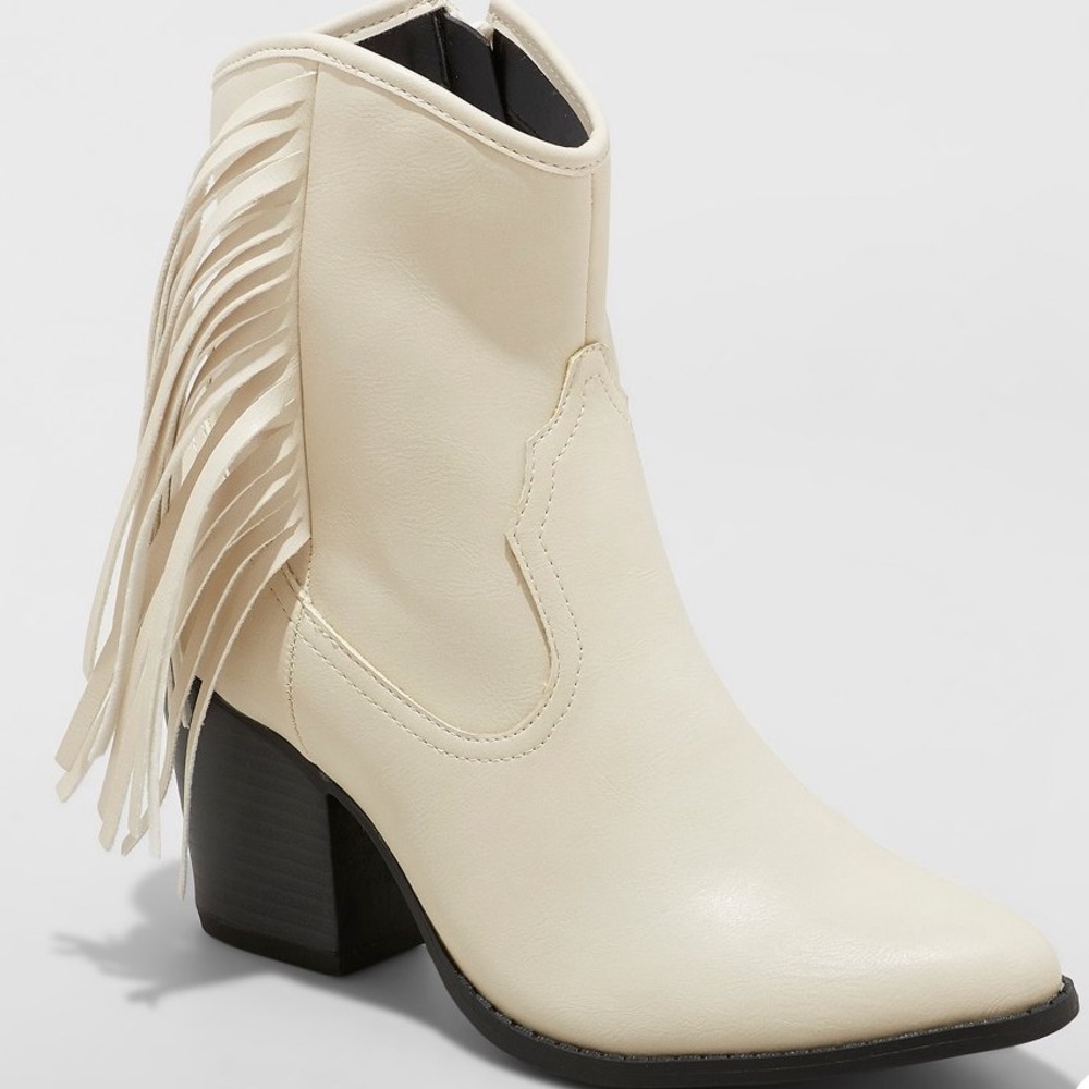 Cordette Fringe Western Bootie Size 8